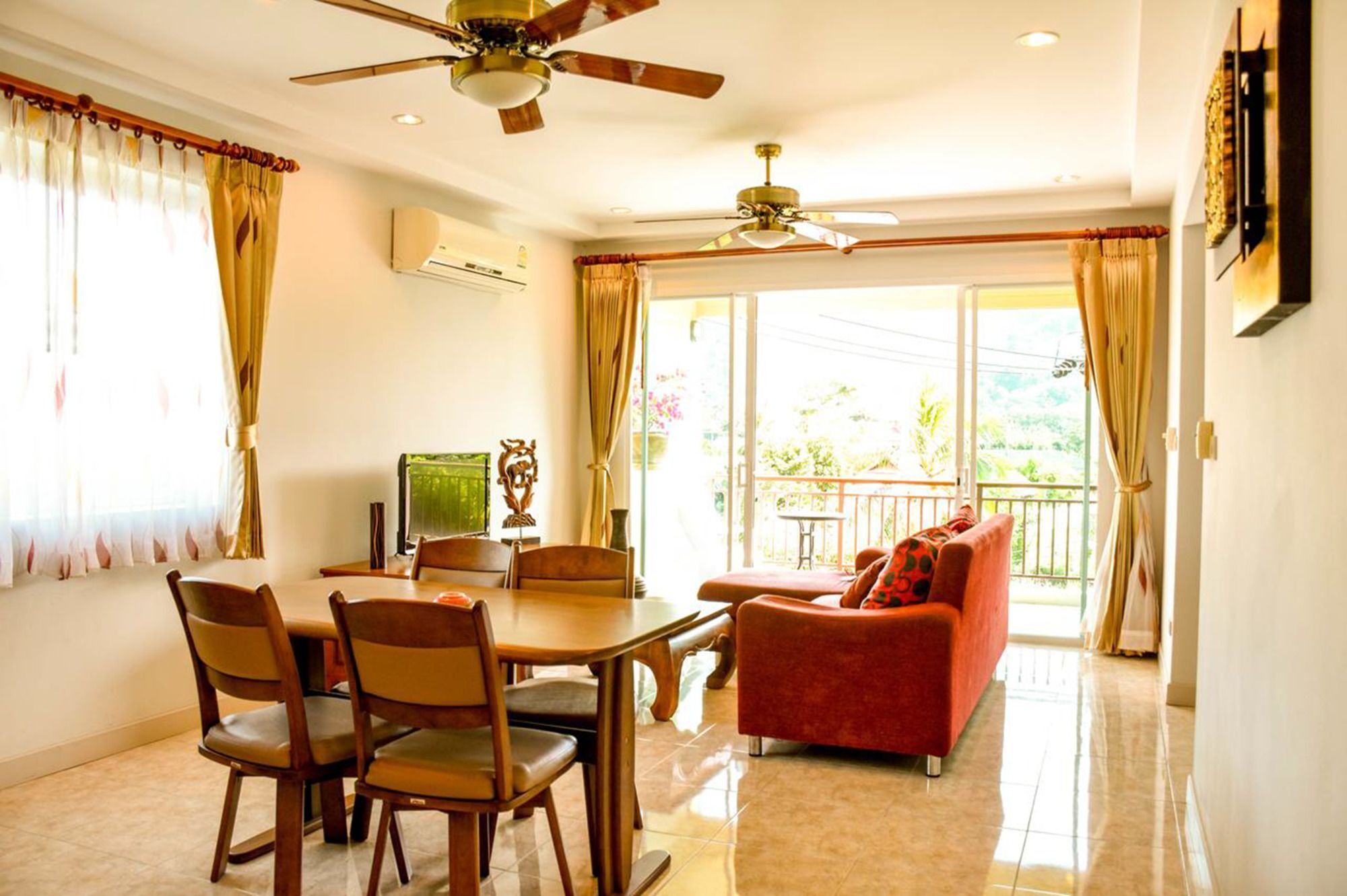 Baan Rosa Bangtao Beach Pantai Bang Tao Luaran gambar